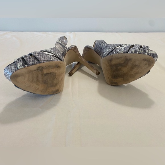 Guess snakeskin heels. Very good condition. - Picture 9 of 11